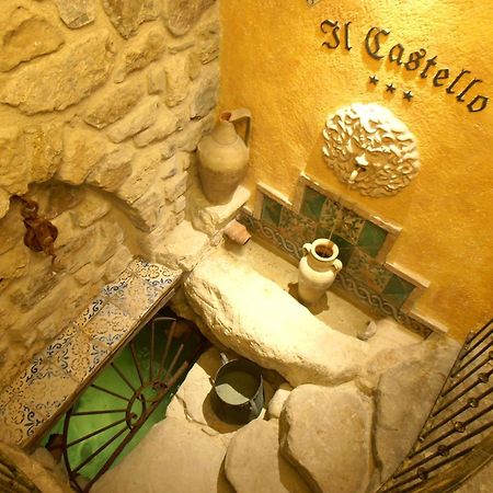 לינה וארוחת בוקר פטרליה סוטאנה Il Castello מראה חיצוני תמונה