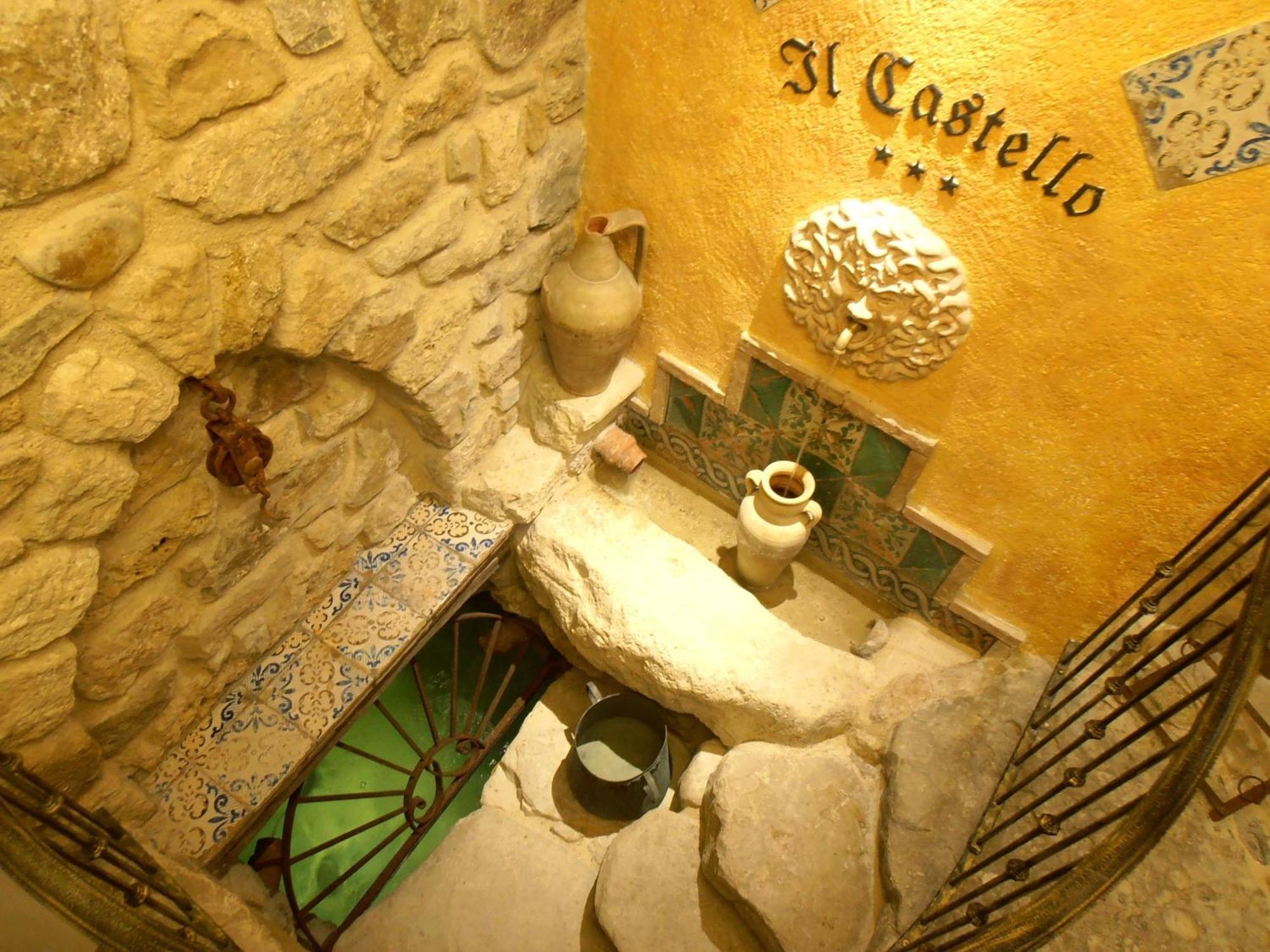 לינה וארוחת בוקר פטרליה סוטאנה Il Castello מראה חיצוני תמונה