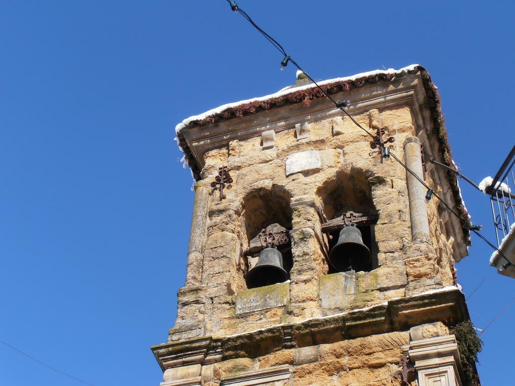 לינה וארוחת בוקר פטרליה סוטאנה Il Castello מראה חיצוני תמונה