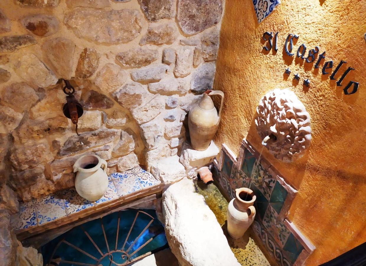 לינה וארוחת בוקר פטרליה סוטאנה Il Castello מראה חיצוני תמונה